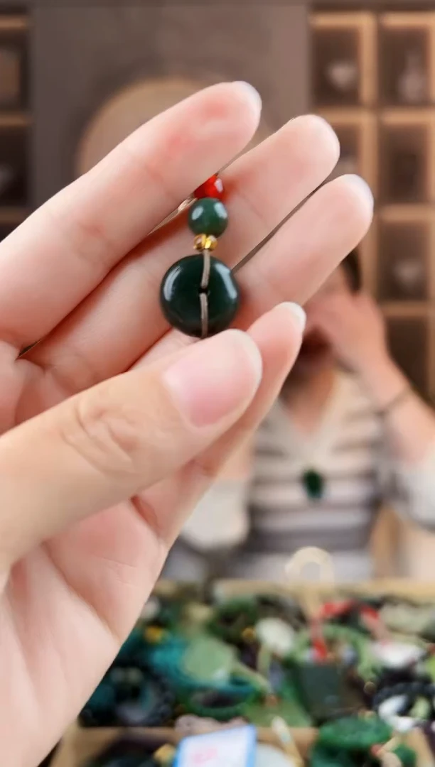 颈饰未镶嵌和田玉拍一发一，多样性发货