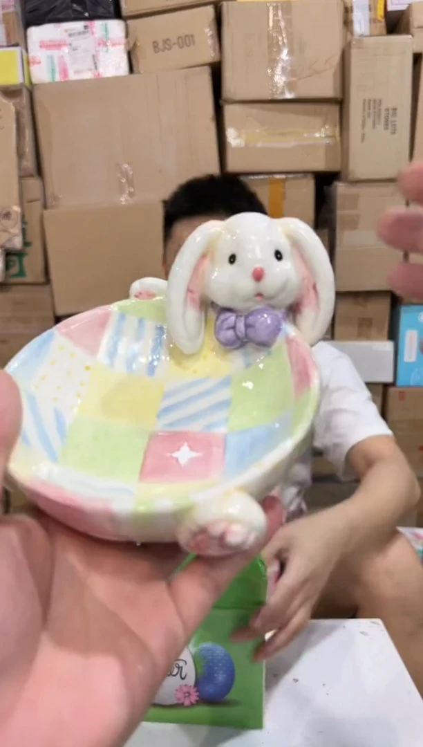 瓷片绿色原盒兔子碗