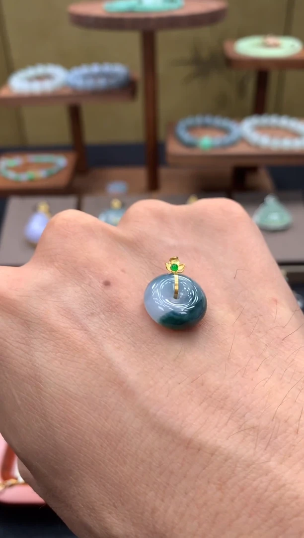 翡翠18K金镶嵌吊坠(不含链)平安扣