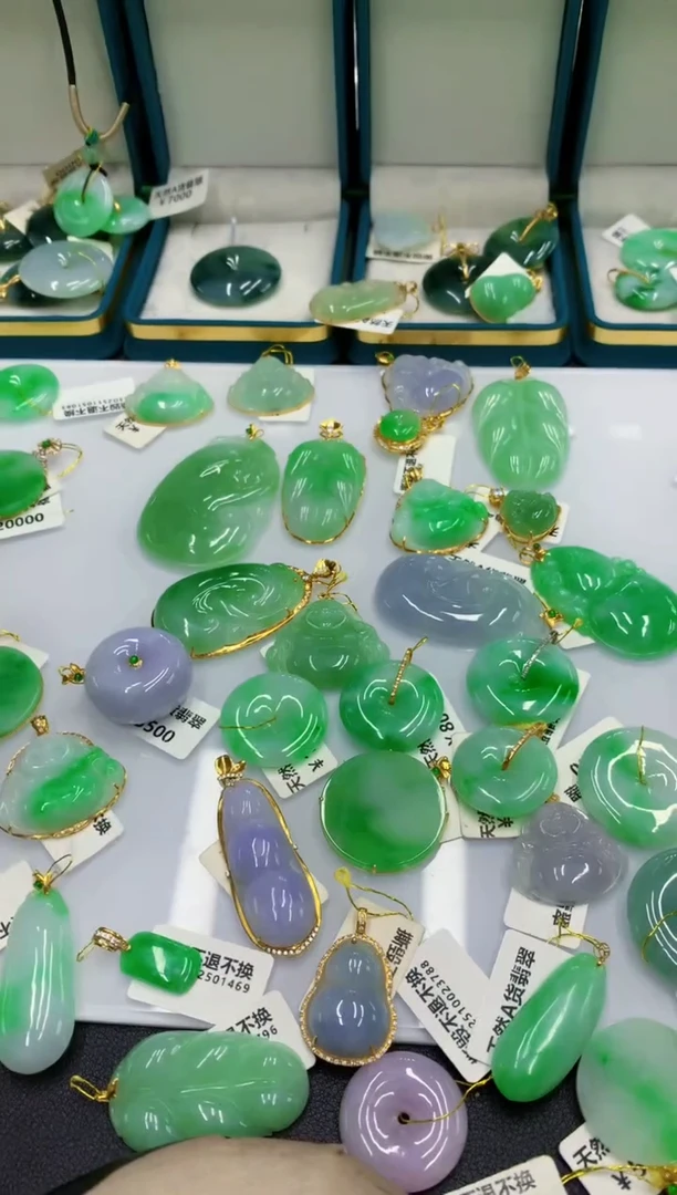 颈饰未镶嵌翡翠翡翠