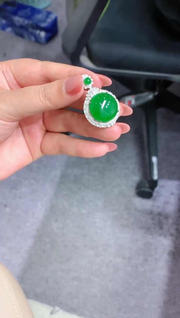 翡翠18K金镶嵌吊坠(不含链)42团购