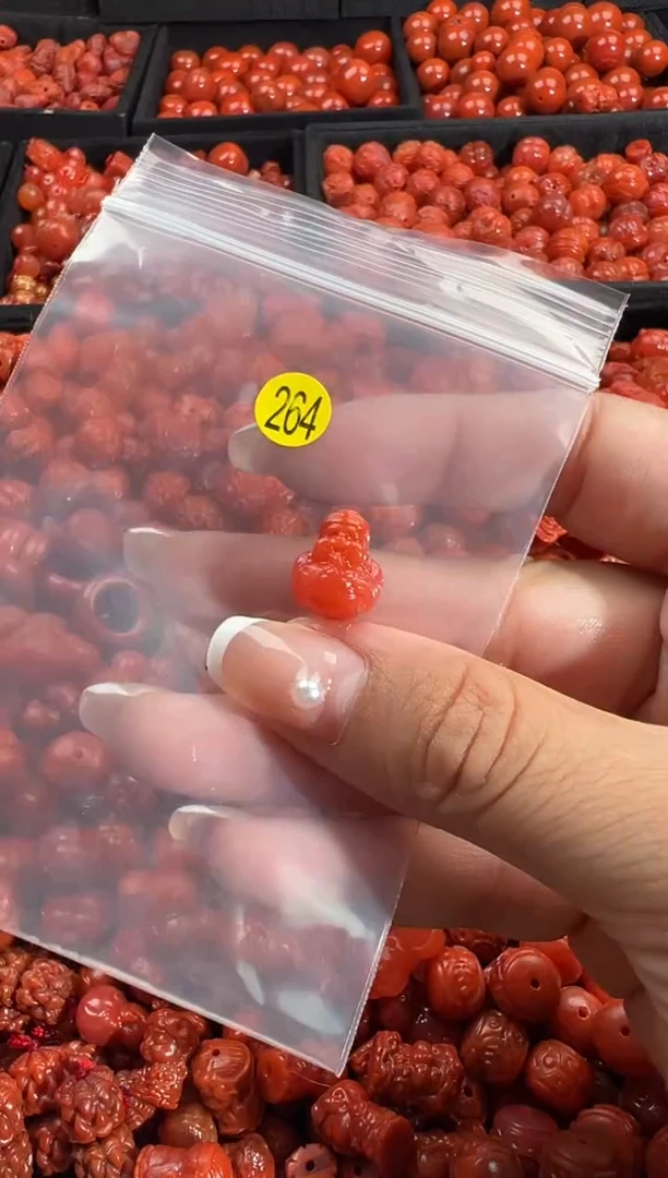 颈饰未镶嵌南红玛瑙1
