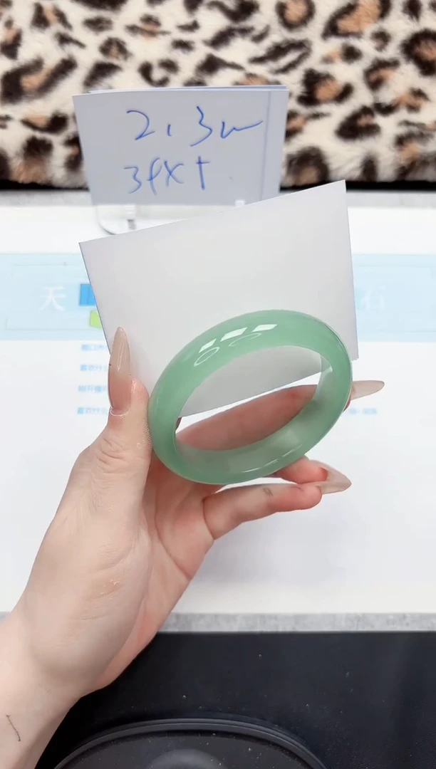 【闪购商品】石英质玉手镯未镶嵌313-58