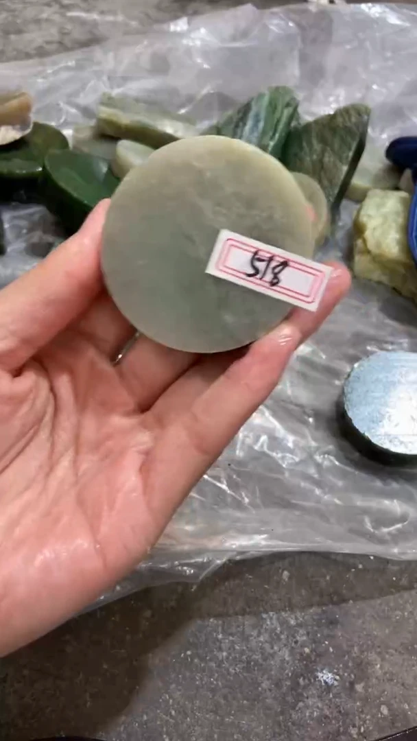 未镶嵌和田玉挂件1