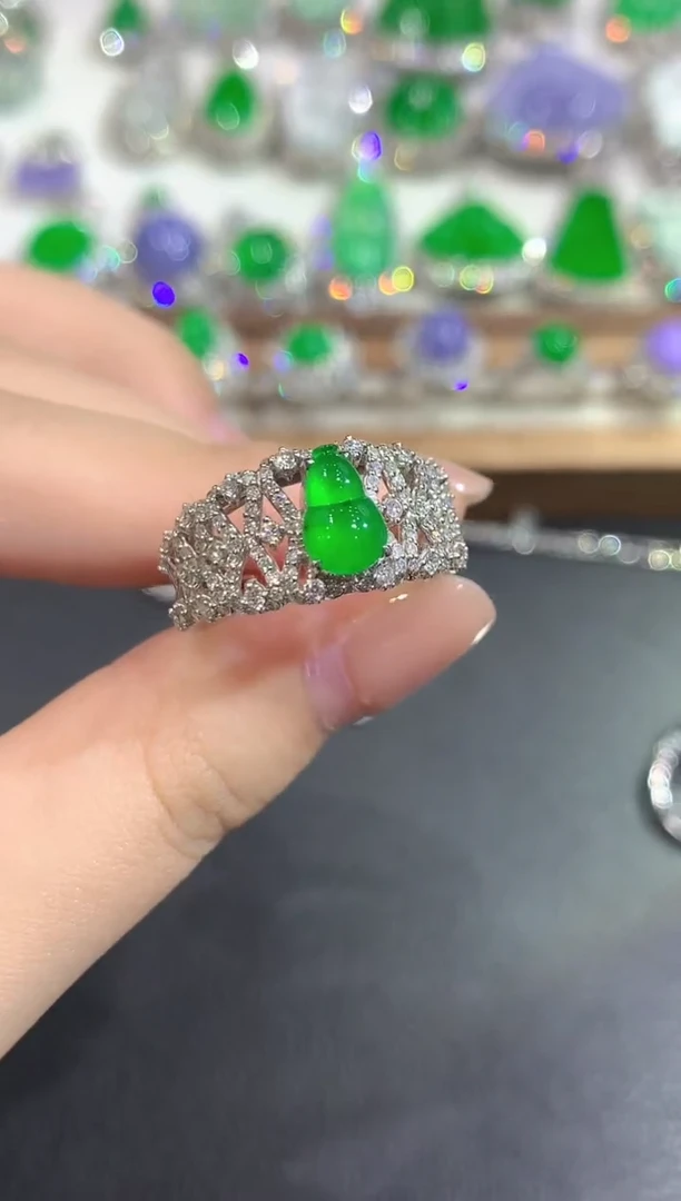 颈饰18K金镶嵌翡翠146-戒指