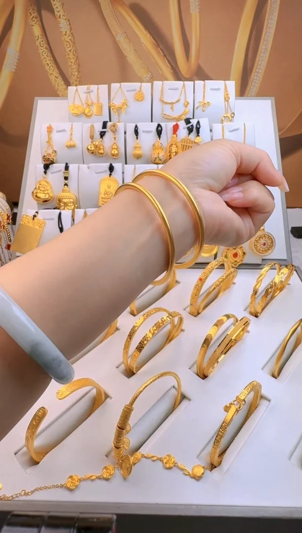 无足银古法素圈手镯  总重19g 外1.8g，58圈口