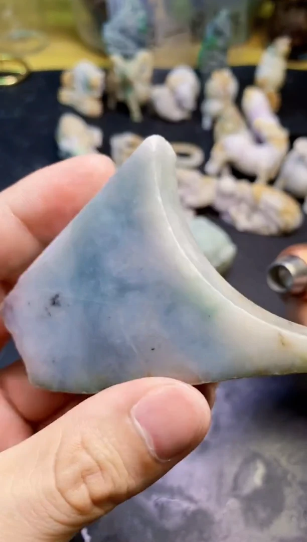 翡翠未镶嵌颈饰天然翡翠068