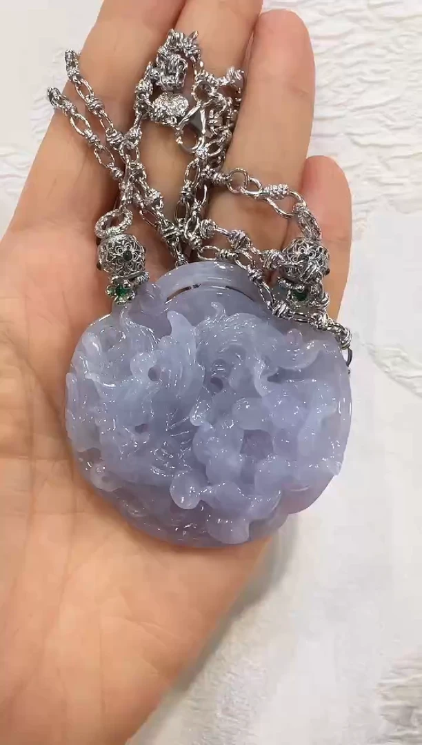 翡翠未镶嵌颈饰国风