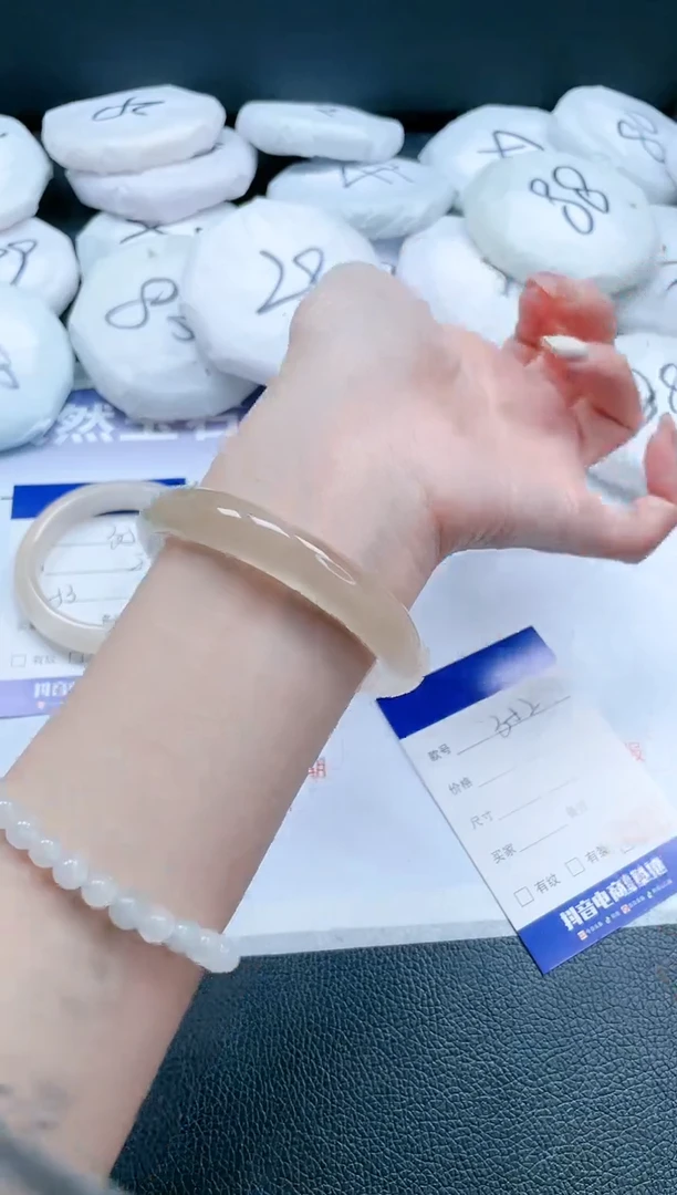 【闪购商品】石英质玉手镯未镶嵌 香槟金手镯-57