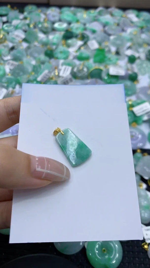 翡翠未镶嵌颈饰天然缅甸翡翠A货