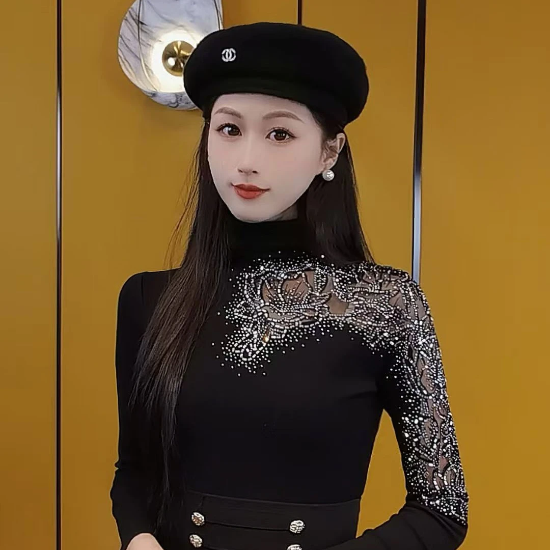 新款镂空花边打底衫女士洋气内搭镶钻修身显瘦t恤上衣