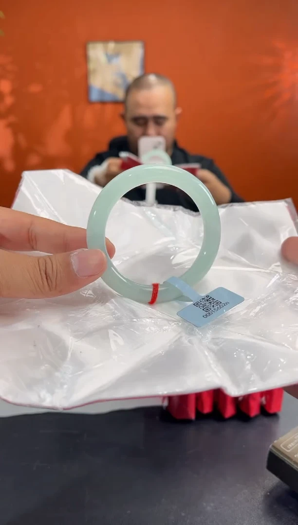 未镶嵌手镯翡翠7        圈口54