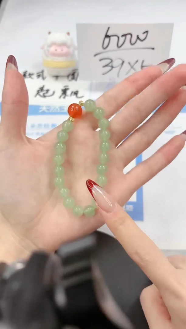 【闪购商品】石英质玉手镯未镶嵌绿色手链