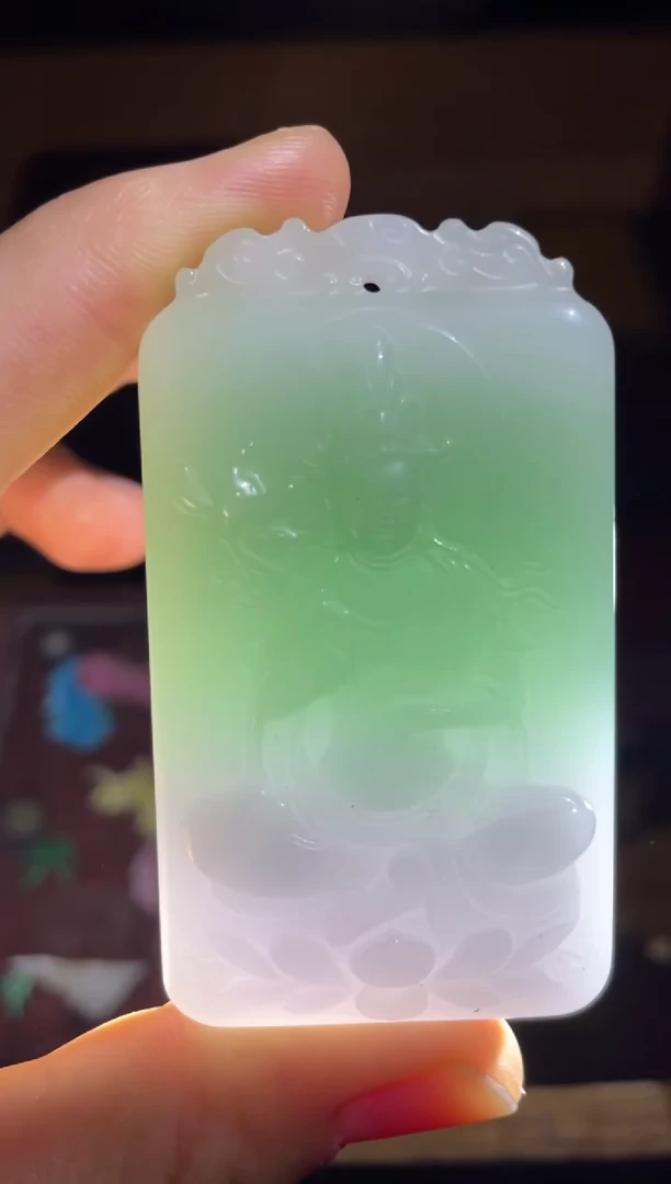 天然玉石未镶嵌颈饰  三色双面工观音1件