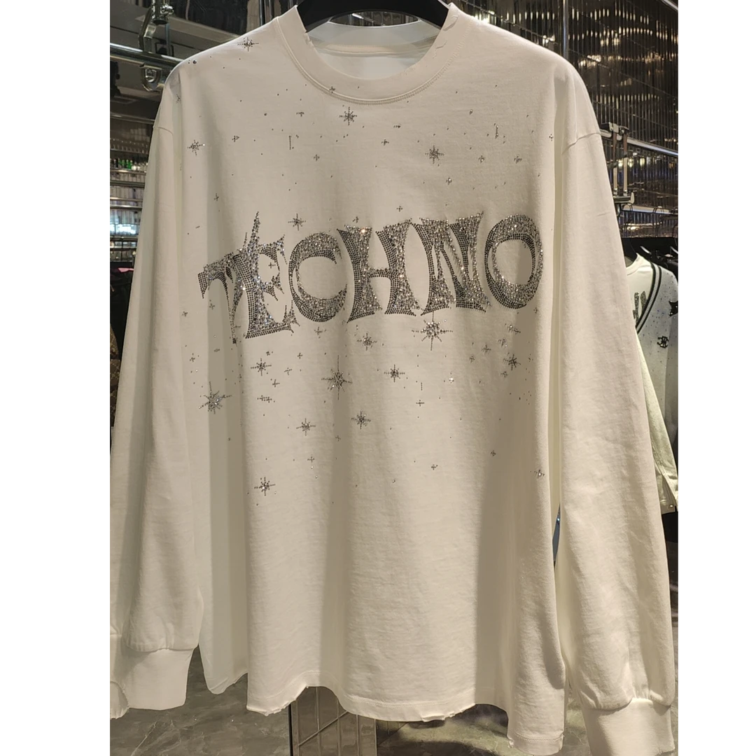 TCH服饰店-潮牌时尚百搭白色宽松烫钻长袖T恤T75A088010