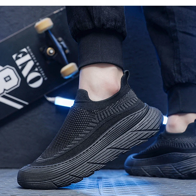 男鞋开车夏季厚底百搭运动鞋轻便透气一脚蹬休闲飞织网鞋黑色爆款