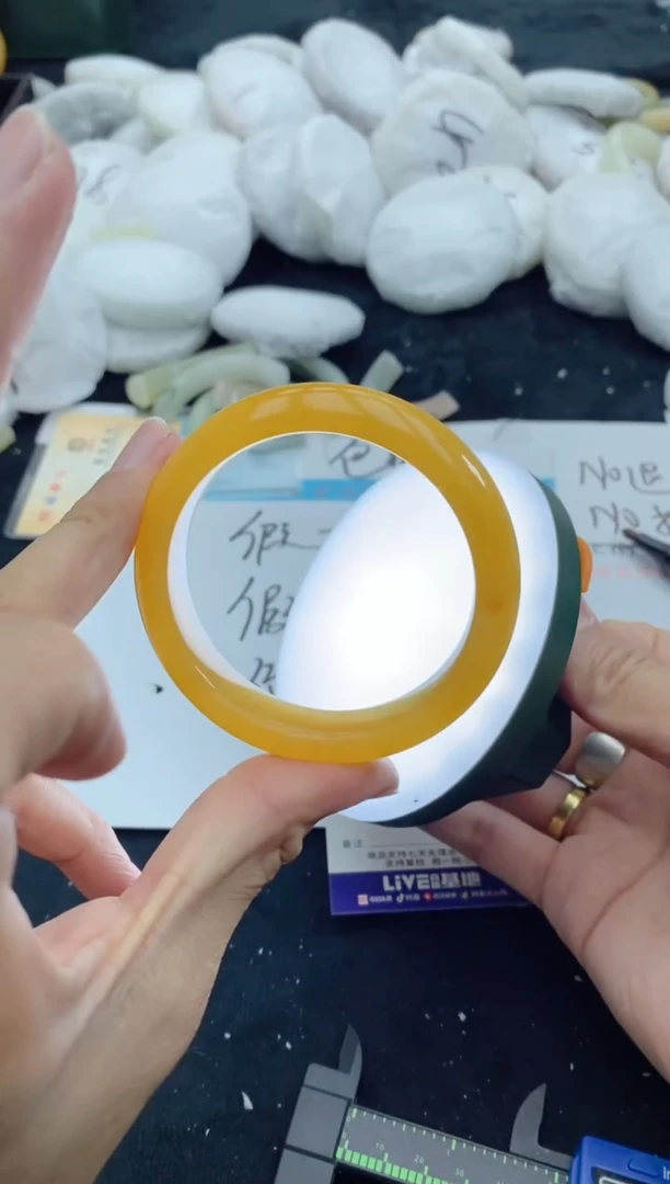 【闪购商品】石英质玉手镯未镶嵌62