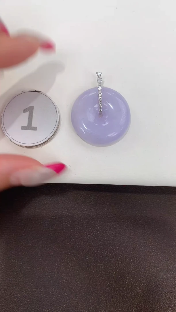 颈饰18K金镶嵌翡翠缅甸a货翡翠