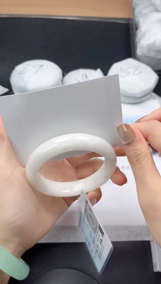 未镶嵌手镯和田玉18-60.9