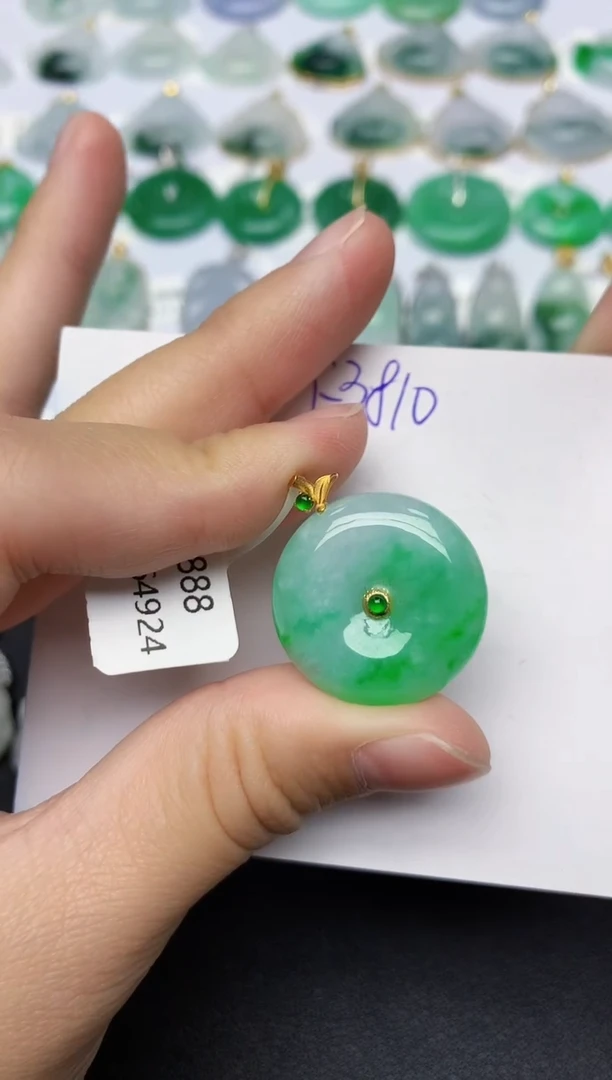 颈饰18K金镶嵌翡翠天然缅甸A货翡翠百元以上9元证书费自理