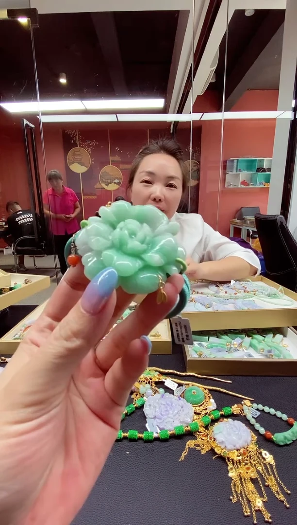 颈饰未镶嵌翡翠言*翡翠手牌