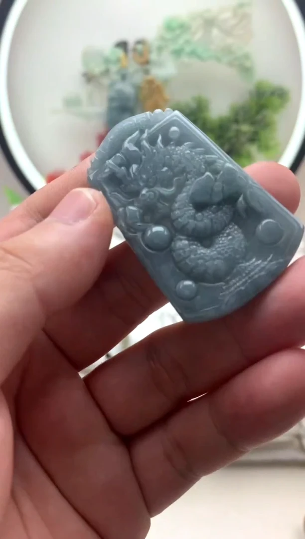 颈饰未镶嵌翡翠龙牌