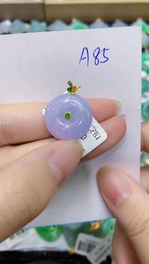 翡翠18K金镶嵌颈饰111111111