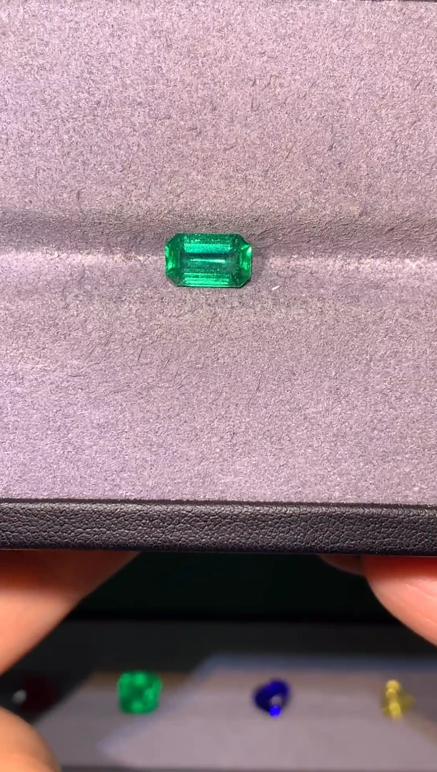 裸石祖母绿1.64ct赞比亚VVG极微油吉尔德