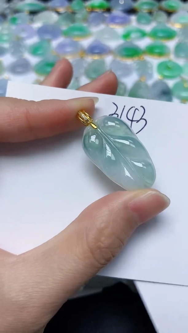 翡翠18K金镶嵌颈饰 天然缅甸翡翠A货