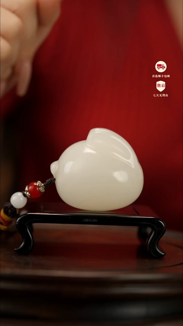 云南石荔枝白雕刻：前途无量手把件摆件