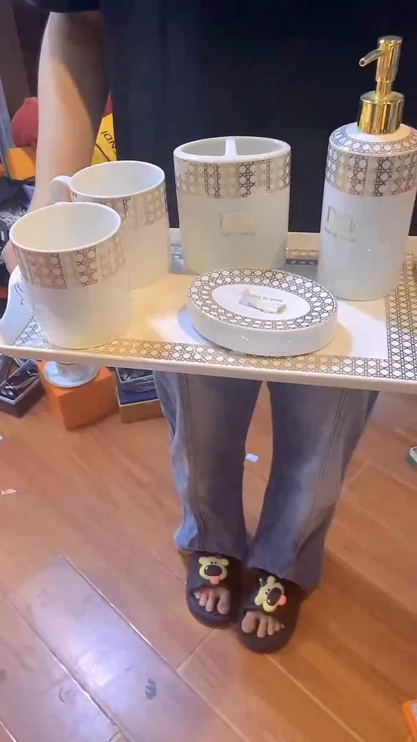 杯鸿辉家品牌瓷器，京东包邮！