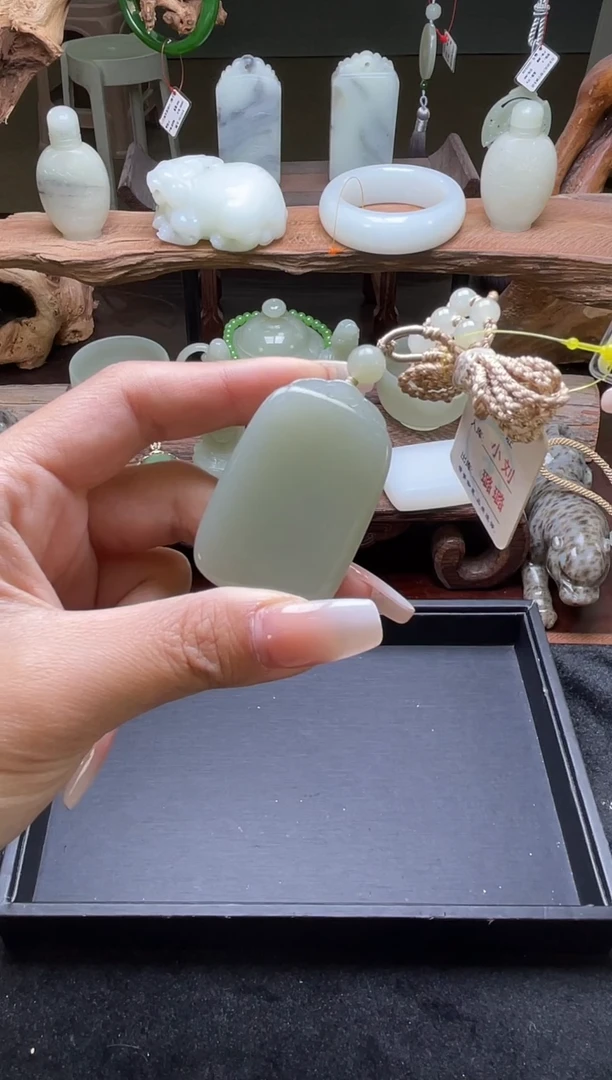 【闪购商品】和田玉吊坠未镶嵌且末青白光面无事牌30447