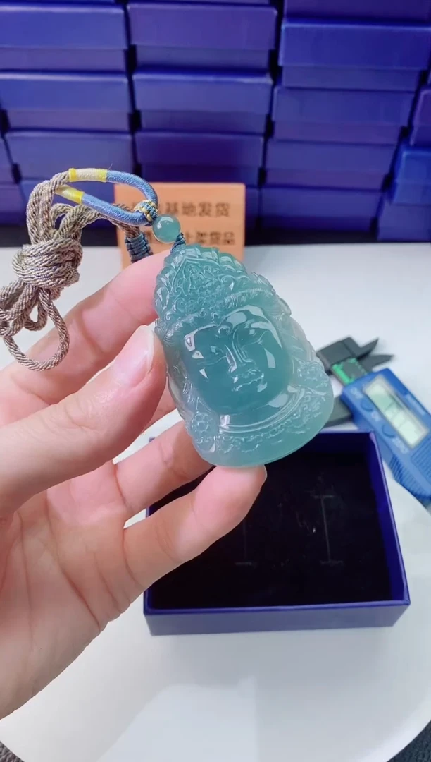 翡翠未镶嵌颈饰