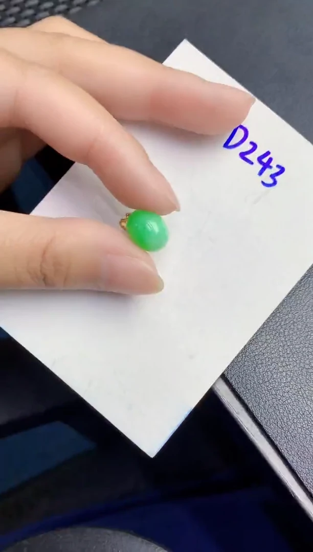 翡翠未镶嵌颈饰000000000