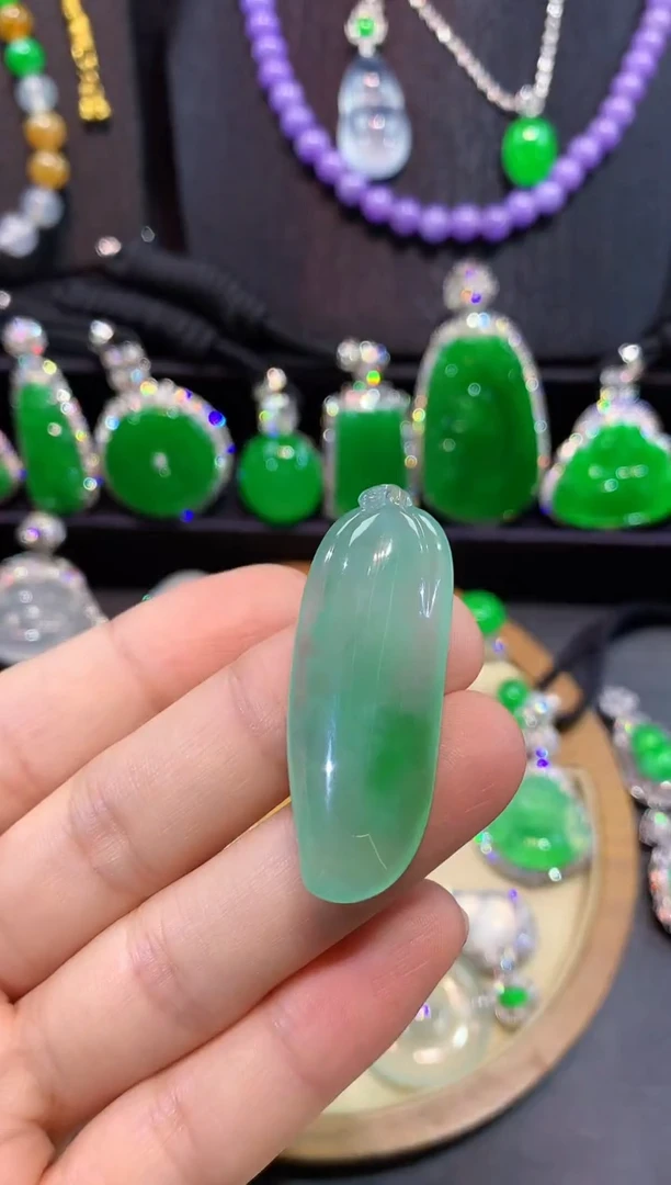 翡翠未镶嵌吊坠(不含链)瓜