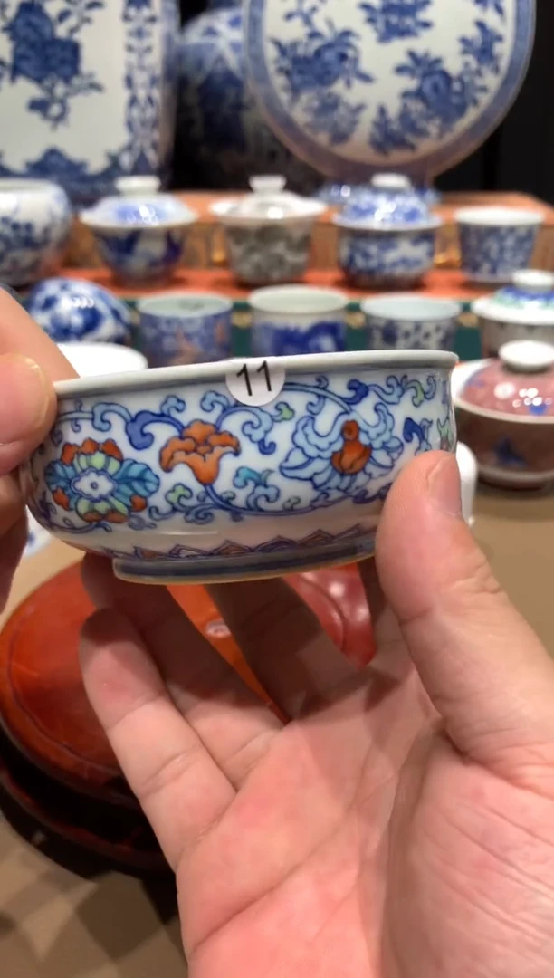 杯斗彩花卉的炉式杯额额额