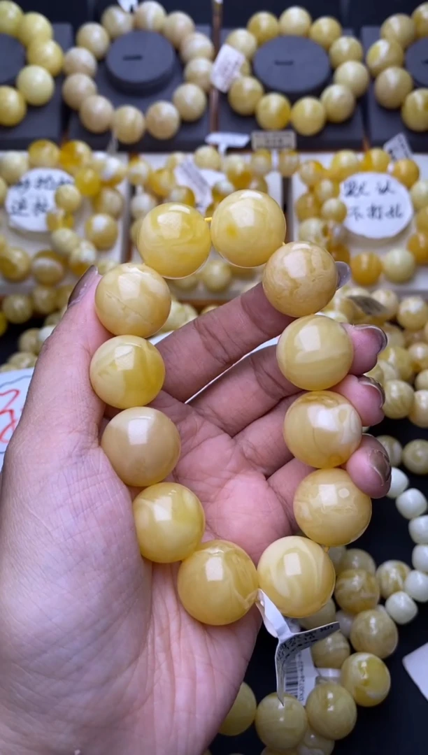 裸石琥珀未镶嵌大小姐珠宝