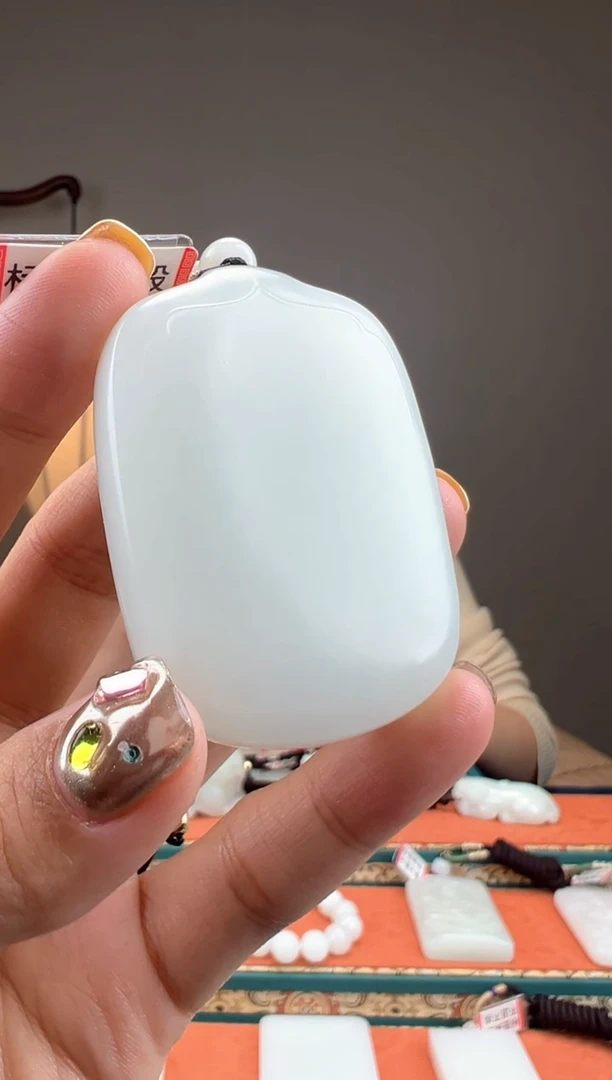 【闪购商品】和田玉颈饰未镶嵌1