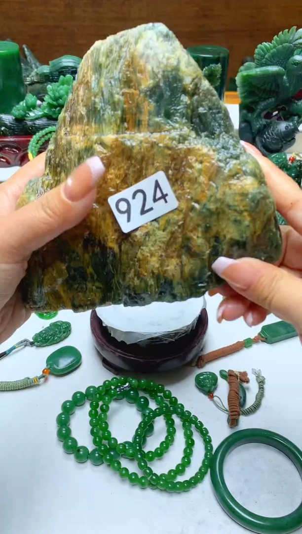 未镶嵌和田玉摆件1