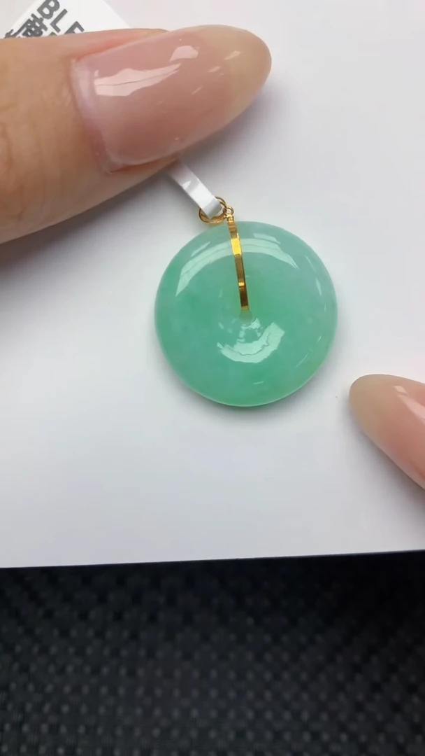 翡翠18K金镶嵌颈饰天然翡翠a货