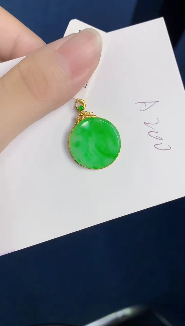 颈饰18K金镶嵌翡翠天然翡翠缅甸A货