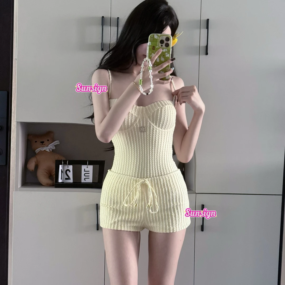 Sun【浅柠】泳衣女小众立体竖纹连体高级感遮肉显瘦温泉度假游泳装