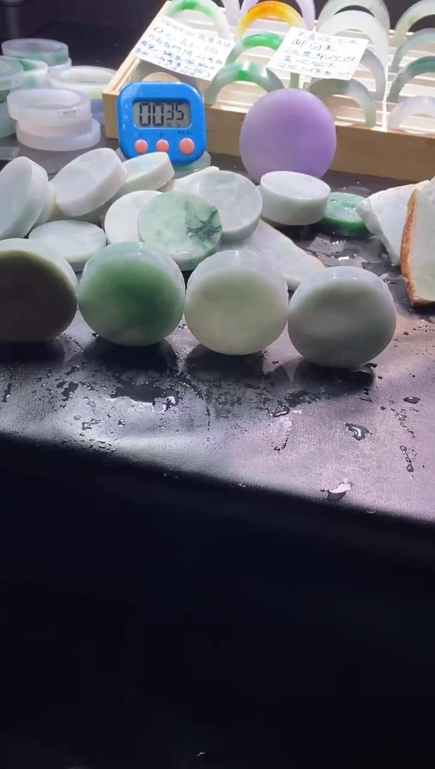 【闪购商品】翡翠挂件未镶嵌镯心