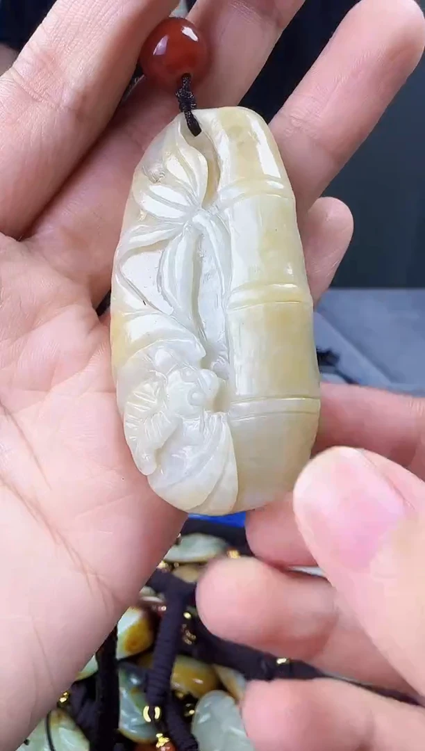和田玉未镶嵌颈饰1