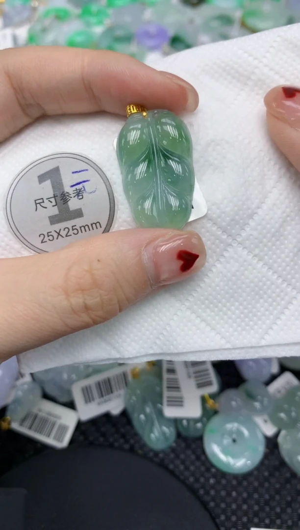 翡翠18K金镶嵌颈饰111111111