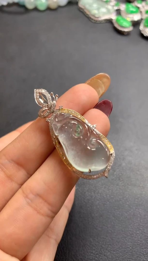 【闪购商品】翡翠颈饰18K金镶嵌翡翠如意