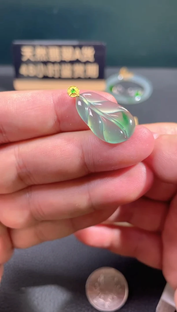 【闪购商品】翡翠颈饰18K金镶嵌2天鉴赏期