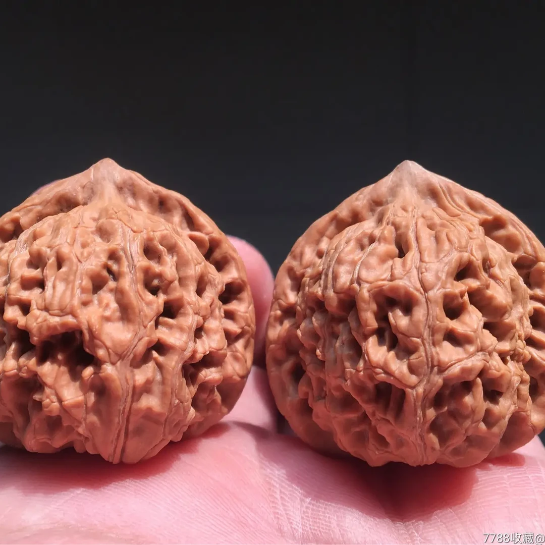 39.9一箱文玩核桃(王)