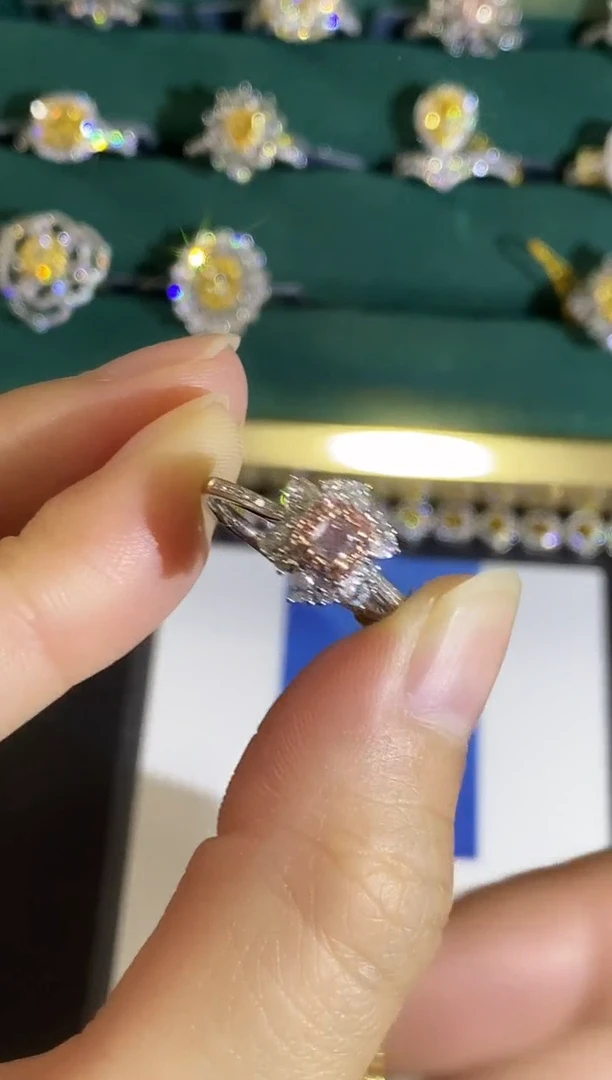 18K金镶嵌戒指钻石143