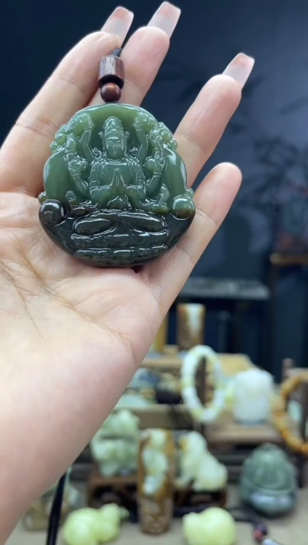 颈饰未镶嵌和田玉1